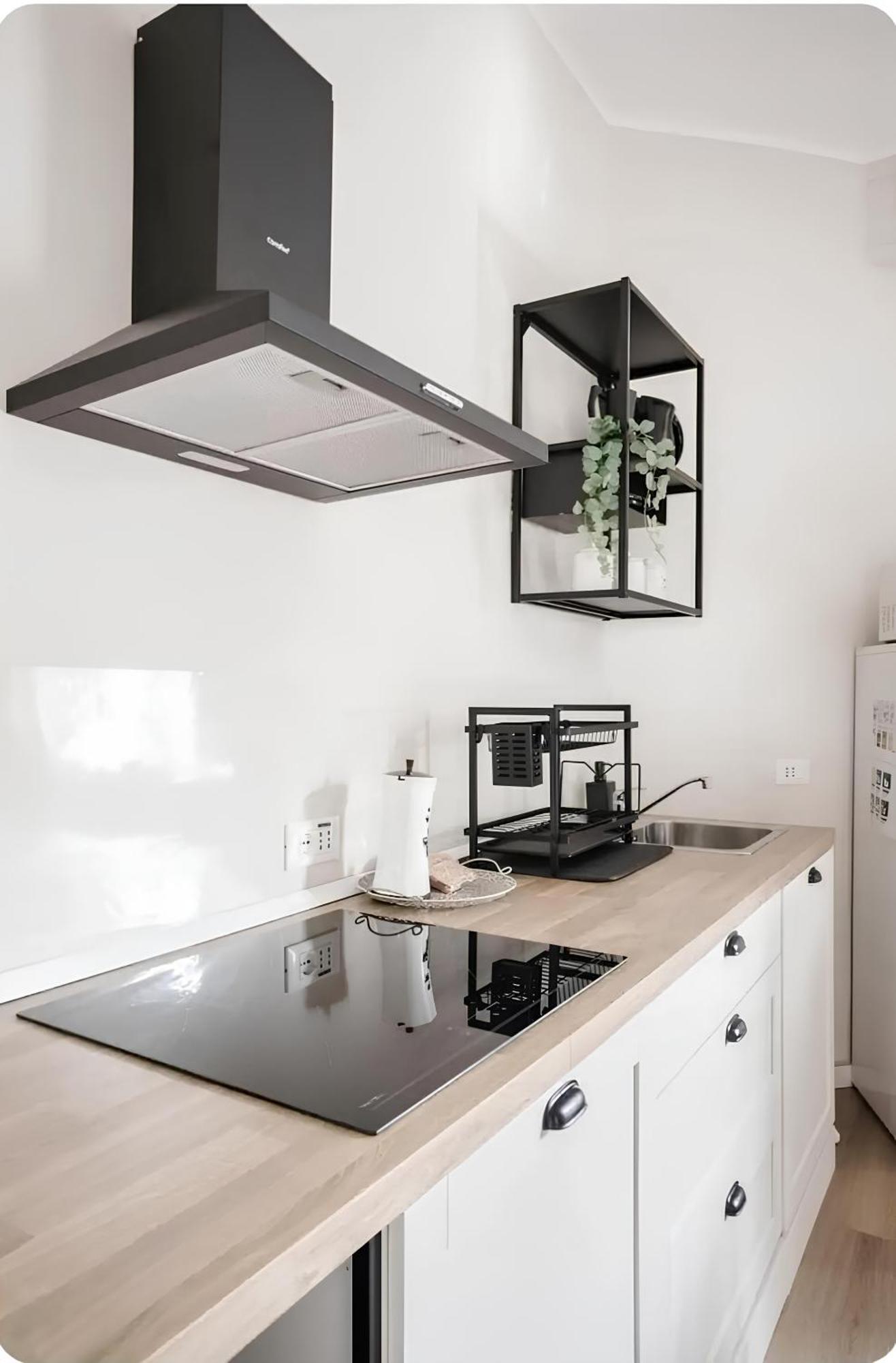 2 Bedroom Gem Near Milano Centrale Fast Wi Fi Kademy House Exterior foto